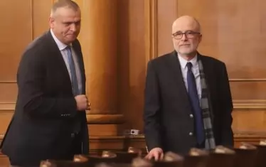  Шефът на АПИ Георги Терзийски и проф. Олег Асенов.