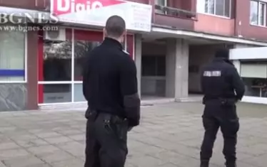 Полиция нахлу в офисите на кабелен оператор в Бургас