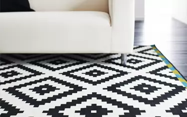  Реклама на ИКЕА от времето на прословутия ремонт на ул. Граф Игнатиев. 