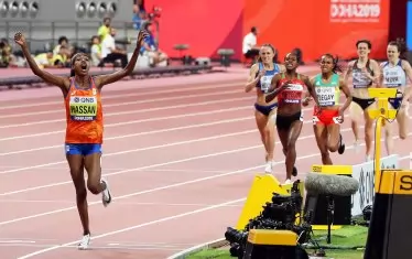 Резултатите на пистата тепърва ще се влияят от моделите на маратонките, а атлети като Сифан Хасан вече ползват новите прототипи на "Найки".