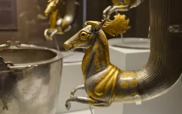  Сребърни ритони с протоми на елени, IV век пр. Хр. 