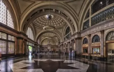 На барселонската гара ще те чакам, мила! 