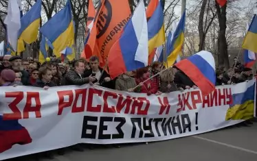  2012 г., Борис Немцов начело на митинг „Русия и Украйна без Путин”.
