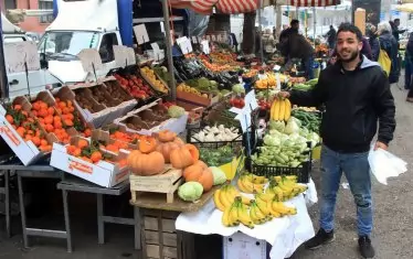  Пазарите в Милано все още работят