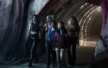 Момичешкият отбор се готви за финалната схватка.