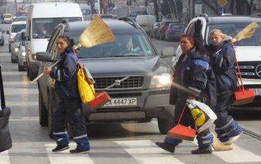 Любима фирма на ГЕРБ ще чисти район „Красна поляна“ още 1 г. 