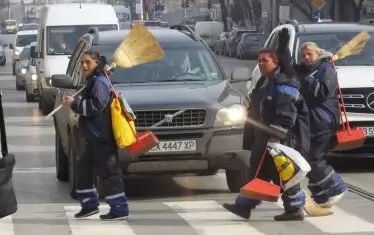 Фирми на Домусчиеви печелят и губят рекорден бюджет за чистота 