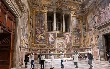 Всеки от шедьоврите тежи между 50 и 60 килограма. 