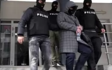 Задържаните висши полицаи са откраднали тото фиш от жена