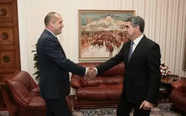 Плевнелиев заля с хвалби Гешев и остро критикува Радев