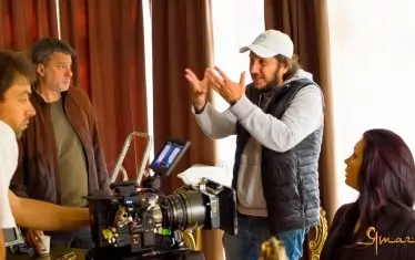 Режисьорът дава инструкции на Евгения Калканджиева и Мариан Вълев.