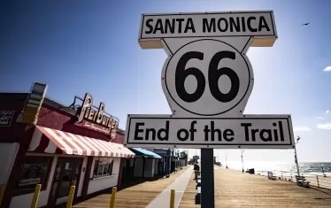  Опустял кей в Санта Моника, САЩ.