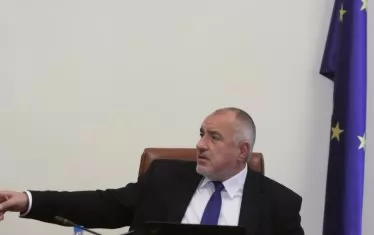 Виждам там някакво проблемче... Да се решава само, да не дойда да го реша аз! 