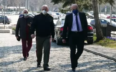 Великденските литургии ще бъдат извън църквите