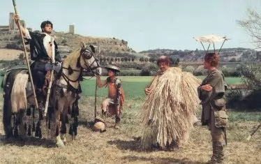 "Армията на Бранкалеоне" от едноименния филм на Марио Моничели навлезе в град, опустял като днешните Рим и Флоренция. 