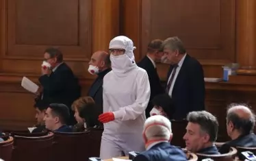 Депутатът от "Воля" Кръстина Таскова последва примера на Марешки.