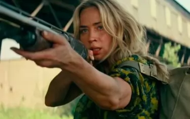 „Нито звук 2” с Емили Блънт, продължението на изненадващия хорър хит на Джон Кразински, имаше своята официална премиера през март. Но дни по-късно кината в целия свят замлъкнаха и той не стигна до публиката.