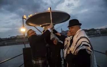 През април 2019 г. Келети участва в традиционния Марш на живота, провеждащ се ежегодно в Будапеща в памет на унгарските жертви на холокоста.