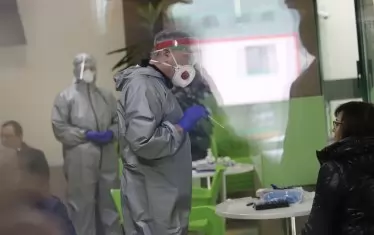  Лидерът на БСП Корнелия Нинова също се изследва.