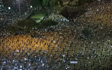  Протестиращи в Израел стриктно спазваха изискванията за дистанция.