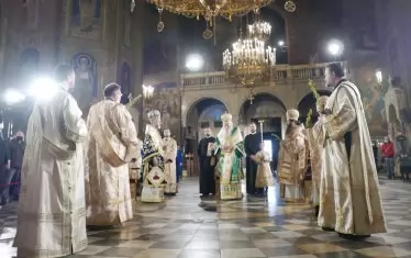 Патриарх Неофит отслужи богослужение за Цветница в катедралния храм "Св. Александър Невски".