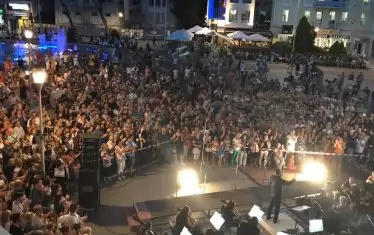 Концерт край фонтана е обичано от публиката събитие, сега онлайн ще могат да го видят и ценители извън Варна.