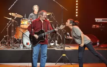 Почина икона на берберската култура 