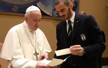 Авторитетът на Бонучи бе и причина той да представя италианския държавен тим на аудиенция при папа Франциск през октомври м.г.