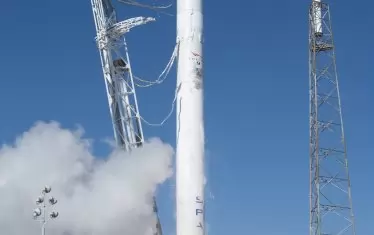 "Фалкън 9" с "Дракон"