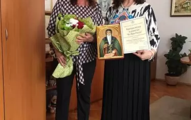 Под ръководството на г-жа Надежда Николчева (вляво) 31 СУЧЕМ "Иван Вазов" в столицата става едно от водещите в страната.
