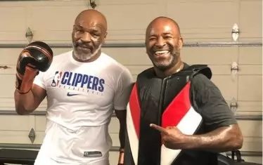 Майк Тайсън не спира да тренира, а треньорът му Рафаел Кордейро призна, че се е страхувал, че ще умре след негов удар.