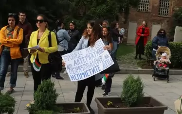 На 14-ти юни бе вторият протест на родителите, които настояват за ваучери за неприетите в общинска детска градина деца.