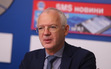 Индустриалецът Велев: Да спрем 
да купуваме стоки от Нидерландия