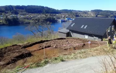  Ytre Fosse - мястото на гробищната могила, където е открита играта. 