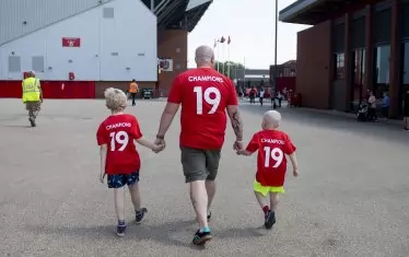 Голяма част от днешните запалянковци на "Ливърпул" дори не са били родени при предишния триумф на тима през 1990 г.