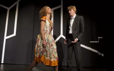 Само привидно „Аз обичам, ти обичаш, тя обича“ е за падането на фашисткия режим в Италия и идването на демокрацията.