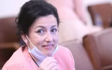 Държавата е два пъти прецакана при скандалните заменки на земи