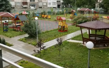 Ако "капризните" родители не бяха искали броят на децата в една група да се намали, проблемът с недостига на места в детските градини отдавна щеше да е решен. А сега Столичната община трябва отново да обещава да го реши... 