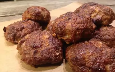  Политиката започва с кюфтетата