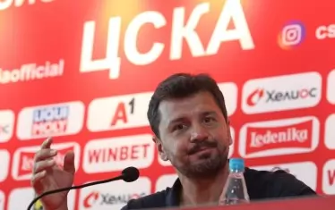 Треньорът на "ЦСКА-София" Милош Крушчич споделя мисли по време на пресконференцията преди мача с "Левски".