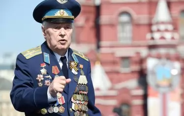 Ветеран от войната пристига без притеснение от пандемията от COVID-19.