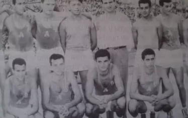 Легендарният отбор на "Академик" (Сф) с треньор Божидар Такев.