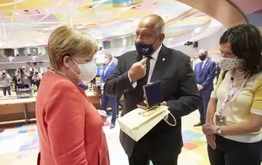  Премиерът обича да си рекламира изявите в Брюксел, но не уважи поканата за разговор с европейските депутати.