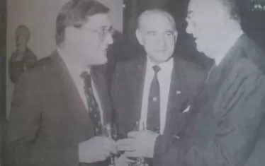 Доживотният почетен член на ФИБА Божидар Такев с генсека Борислав "Бора" Станкович и председателя на финансовата комисия Манфред Шрьодер.