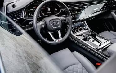   Audi SQ8