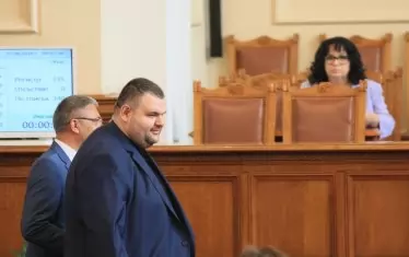 Един и същи съдия защити Пеевски и Гешев като специална тайна