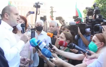 И Радев има готови промени в конституцията, но не и за този парламент