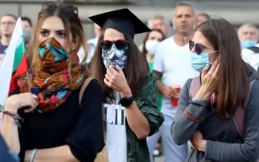 От кой университет ще са дипломите ни, питат се студенти.
