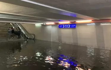 Метростанция НДК