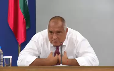 Бойко Борисов никога не е бил толкова объркан, безпомощен и вървящ след събитията